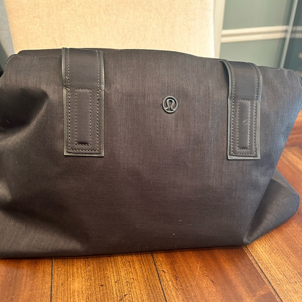 Lululemon bag